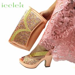 est Fashion perzikkleurige Italiaanse schoenen en tassenset Groothandel Comfortabele wiggen Sandalen voor huwelijksfeest 240110