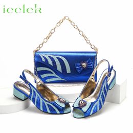 Est INS estilo azul real elegante tacones bajos Nigeria diseño africano zapatos y bolso para mujer conjunto 240130