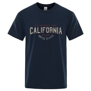 Opgericht uit 1982 California United States T -shirt mannen Oversized katoenen zomer T -shirt Adem losse oneck shirts Hip Hop Tees 240419