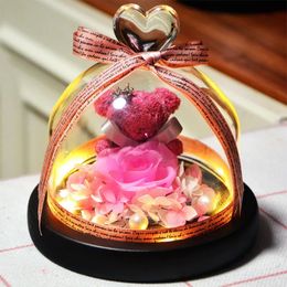 Éternel conservé rose fraîche Rose Beau ours en peluche dans le coeur Glass Dome avec décoration intérieure LED Mariage des mères cadeaux pour les femmes 240418