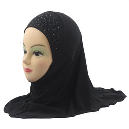 Vêtements ethniques 12 pièces une douzaine d'enfants musulmans filles Hijab châles islamiques écharpe belle perceuse sur le dos Style Simple en gros