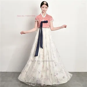 Vêtements ethniques 2023 Ancien costume de danse vintage coréen Hanbok Femmes Robe de broderie de fleurs traditionnelles Performance sur scène nationale