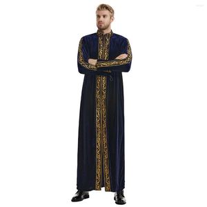 Ropa étnica 2023 árabe Dubai Medio Oriente musulmán hombres terciopelo dorado bordado túnica Panjabi vestido para hombres Bangladesh