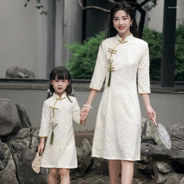 Abbigliamento etnico 2023 Autunno Inverno Famiglia Abito Cheongsam Elegante Madre Figlia Abiti da donna Bambini Bambini Panni cinesi