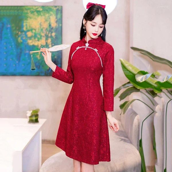 Vêtements ethniques 2023 Chinois Traditionnel Rouge Qipao Robe Femme Performance sur scène Moderne Amélioré Cheongsam Automne Manches Longues