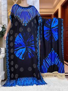 Vêtements ethniques 2023 Good Quty Summer Short Slve Robe avec grand écharpe Dubai Muslim Diamond Abaya Dashiki Fashion Cotton tissu Islam Robe T240510