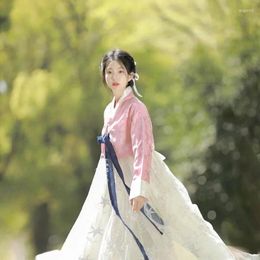 Etnische kleding 2023 High-end traditionele Hanbok-jurk Dames Roze lange mouwen satijnen bloemenjacquard top Witte kanten geborduurde rok 2 stuks