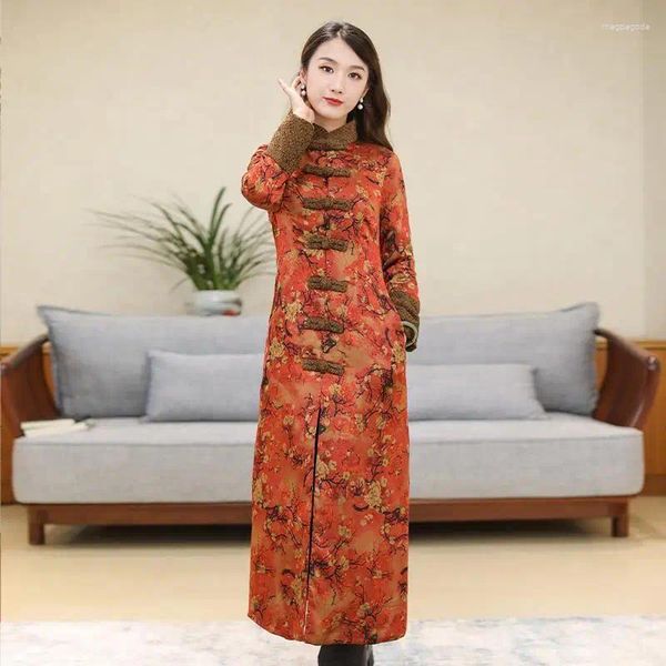 Ropa étnica 2023 Cheongsam de invierno mejorado Estilo chino engrosado Hebilla Retro Longitud media Vestido de año nacional