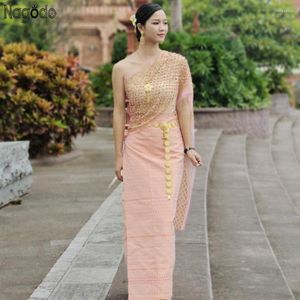 Vêtements ethniques 2023 en été femmes haut châle sans bretelles et jupe cinq pièces ensemble longue Ao Dai robe thaïlandaise Pha Sin traditionnel vietnamien