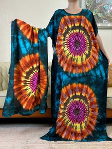 Etnische kleding 2023 Nieuwe Dubai Moslimvrouwen Korte slevejurken met grote sjaal Afrikaanse Abaya Turkije Summer Loose Dress American Islam Clothing T240510