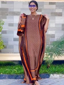 Etnische kleding 2023 Nieuwe stijl Fashion Oversize African Women Clothing Dubai Dashiki Abaya Fr Size Print Design met sjaal losse lange kleding T240510RS9Z