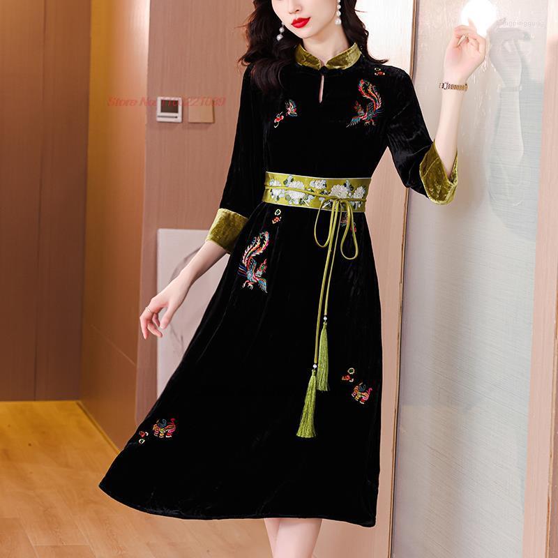 Ethnische Kleidung 2023 Orientalisches verbessertes Qipao Chinesisches Nationalblumen-Stickerei-Samtkleid Cheongsam Eleganter Retro-Bankettabend