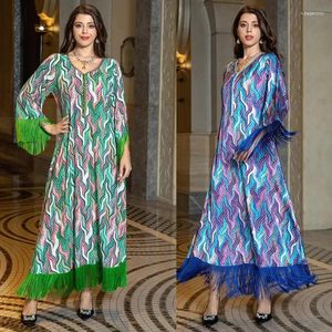 Vêtements ethniques 2023 Mode saoudienne Hijab Col V Abaya avec gland Caftan pour robes féminines Femmes Été Automne Soirée Porter