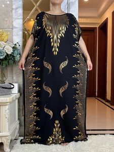 Vêtements ethniques 2023 Robe de slve courte d'été Cotton Gold Stamping Boubou Maxi Islam Femme Robe Femme avec une grande écharpe African Loose Clothes T240510