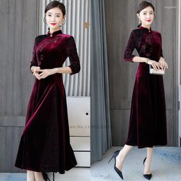 Etnische kleding 2023 Vrouwen verbeterden Qipao Chinese vintage Velvet Cheongsam National Flower Evening Evening Party -jurk Vestido Oriental