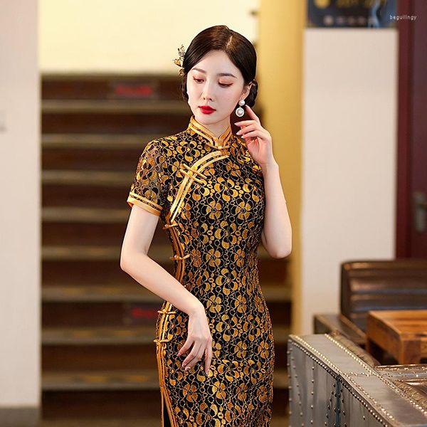 Vêtements ethniques 2023 femmes jaune Sexy Cheongsam dentelle artisanat creux à manches courtes Qipao col montant robe de soirée Style chinois