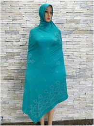 Ropa étnica 2023 Dubai Nuevo bufanda de algodón de primavera suave kashkha hijab para mujeres musulmanas africanas Islam oren grandes chales hb277 t240510