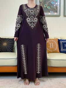 Etnische kleding 2023new Ramadan Moslim Turkije dames Abaya Kaftan Borduurwerk lange slve ijs zijden stof gebed jurk jibab islam doek caftan t240510