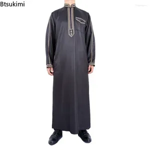 Ropa étnica 2024 Abaya Islam Hombres Robe Vestidos musulmanes Djellaba Homme Moda Camisas de color sólido Vestido árabe Regalo para hombres