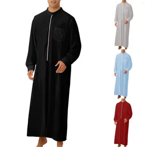 Ropa étnica 2024 Casual Bolsillo Camisa larga Moda musulmana Árabe Hombres islámicos Arabia Jubba Hombre Kaftan Thobe Caftan Homme Abayas Robe