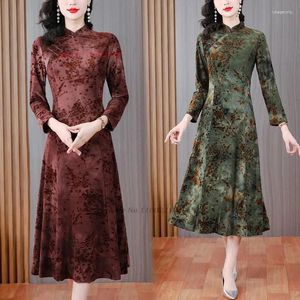 Vêtements ethniques 2024 Chinois amélioré Qipao Vintage Cheongsam Robe National Fleur Jacquard Velours Oriental Banquet Soirée Robe