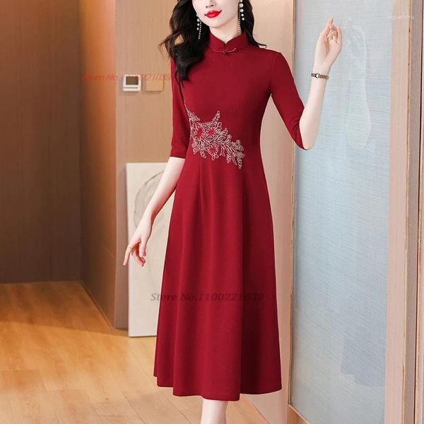 Vêtements ethniques 2024 Robe vintage chinoise améliorée A-ligne Cheongsam National Flower Broderie Mariage Qipao Oriental Banquet Soirée