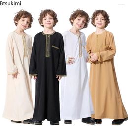 Etnische kleding 2024 Dubai Arabische moslim kinderen jongenskleding abaya kaftan gewaden islamitische ramadan Oman Arabisch Qatar kind kaftans kostuums