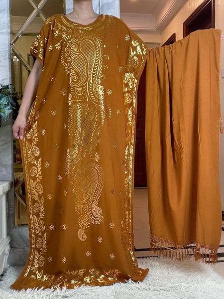 Vêtements ethniques 2024 Mode Robe d'été avec grande écharpe Dubaï Turquie Kaftan Musulman Lâche Abaya Femmes Africaines Casual Maxi Robe d'estampage d'or