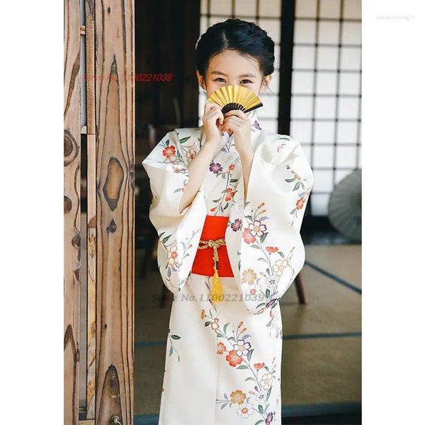 Vêtements ethniques 2024 Japonais traditionnel Yukata Kimono Vintage Robe Geisha Fleur Imprimer Enfants Festival Show Cosplay Costume