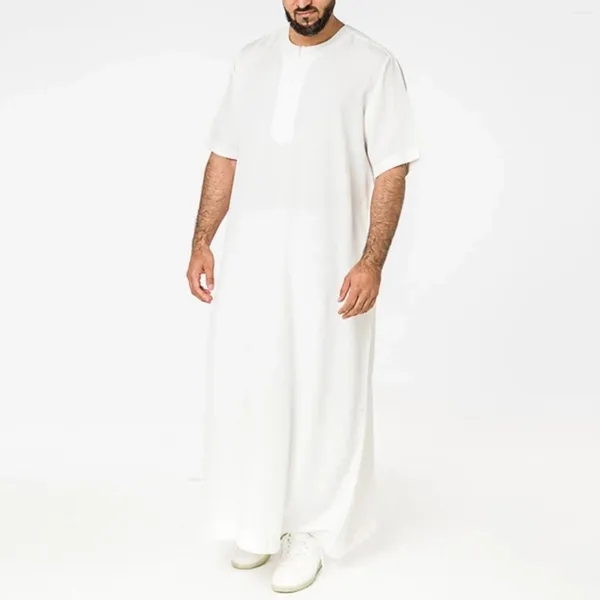 Ropa étnica 2024 Hombres musulmanes Jubba Thobe Color sólido Vintage Stand Collar Manga corta Robes Abaya Casual Masculino Islámico Árabe Kaftan