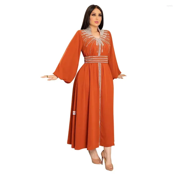 Vêtements ethniques 2024 Spot Robe arabe Moyen-Orient Kaftan Mode Diamant avec ceinture Robe en mousseline de soie Fabricant de jupe en gros
