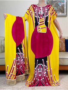 Etnische kleding 2024 Zomer Afrikaanse korte slev 100% katoenen jurken met grote sjaal losse printen Bloemen Pocket Maxi Islam Women Abaya kleding T240510