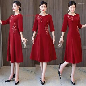 Vêtements ethniques 2024 Robe vintage chinoise traditionnelle améliorée Qipao Cheongsam National Flower Broderie Mariage Soirée Robe