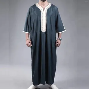 Vêtements ethniques 2024 Fashion musulmane traditionnelle Fashion Islamic Hommes brodés Robes marocains Kaftan Eid Long Robe