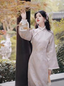 Etnische kleding 2024 vrouwen roze cheongsam lange borduurwerk Chinese stijl kanten jurk vintage casual elegante verbeterde qipao warme bont