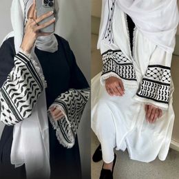 Vêtements ethniques 2024 rides broderies en crêpe douce kefiyyeh abaya ramadan tassel dubai abaya femme robe musulmane modeste vêtements islamiques t240510