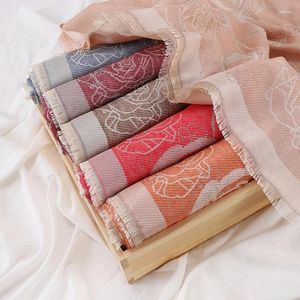 Etnische kleding 70 180cm Europa en de Verenigde Staten Jacquard Rose Wrapped Head Scarf Moslim Maleisië Indonesisch