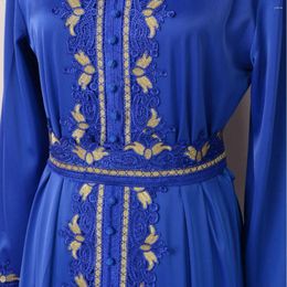 Vêtements ethniques Abaya pour femmes musulmanes Dubaï Robe brodée Bleu Col V Caftan Kaftan Party Ramadan Gurban Arabe Élégant