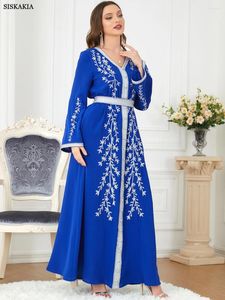 Vêtements ethniques Abayat broderie Maxi robes dames col en V à manches longues ceinturée caftan turc pour femmes Jilbab 2024 automne