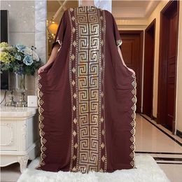 Vêtements ethniques Les femmes africaines habillent la broderie à paillettes Dubaï Femme Luxury Muslim Abaya pour les femmes Kaftan Islamic Clothing wth Scarf DR014 T240510
