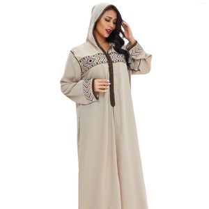 Etnische kleding Arabische Midden -Oosten Dubai Lady Robe mode moslimavondjurken lange mouwen Abaya van islamitische vrouwen met kalkoen met cap l