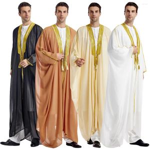 Vêtements ethniques Arabe Thawb Caftan pour hommes brodés à manches longues pendentif en mousseline de soie avec perles d'or musulman Thobe