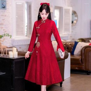 Collectie etnische kleding Moderne verbeterde geborduurde cheongsam met lange mouwen Chinese traditionele rode bruiloft Qipao-jurk Plus-maat dames