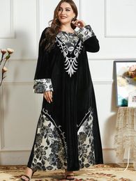 Abbigliamento etnico Autunno/Inverno Grande Pullover nero da donna Manica lunga Ricamato a mano in velluto Pannello a contrasto Abito Abito musulmano Abaya