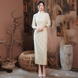 Etnische kleding beige bruid bruiloft Chinese jurk sexy femme cheongsams klassieke mandarijn kraag qipao vintage oosterse beroemde celebrity jurk prom