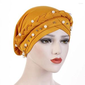 Ropa étnica Trenza Cruz Frente Mujeres Hijabs con decoración de perlas de imitación Color sólido Musulmán Cabeza femenina Bufanda Elegante Turbante para elástico