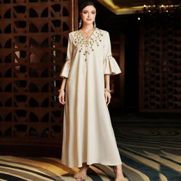 Etnische kleding Caftan Flare Sleeve V Hals Borduurwerk Vrouwen Losse elegant Vestidos Kaftan Ramadan Abayas Party Arab Turkije Moslim