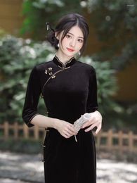 Ropa étnica Botones hechos a mano chinos Velour Qipao Mujeres Mandarin Collar Gold Velvet Cheongsam Elegante Vestido diario