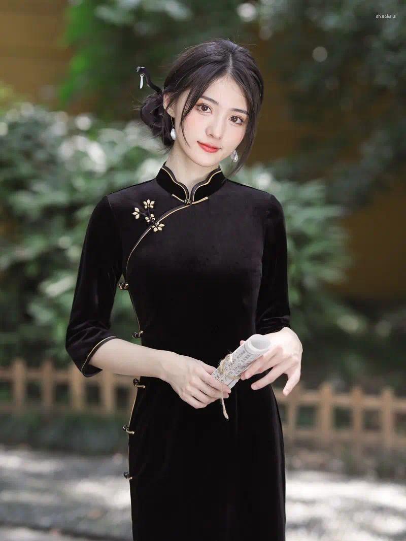 Ubranie etniczne Chińskie ręcznie robione guziki Velor Qipao Kobiety kołnierz mandarynki Złote Velvet Cheongsam Elegancka codzienna sukienka