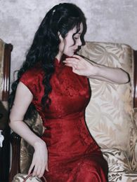 Vêtements ethniques Chinois Rouge Mariée Slim Fit Manches d'épaule plates Femmes Qipao Robe Jacquard Satin Hanfu Cheongsam Longue Soie